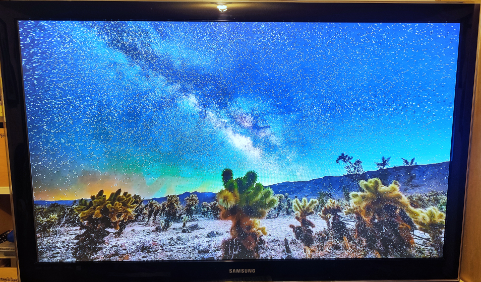 TV Samsung 50" Plasma + extra (sold separetly) image indicator(2)