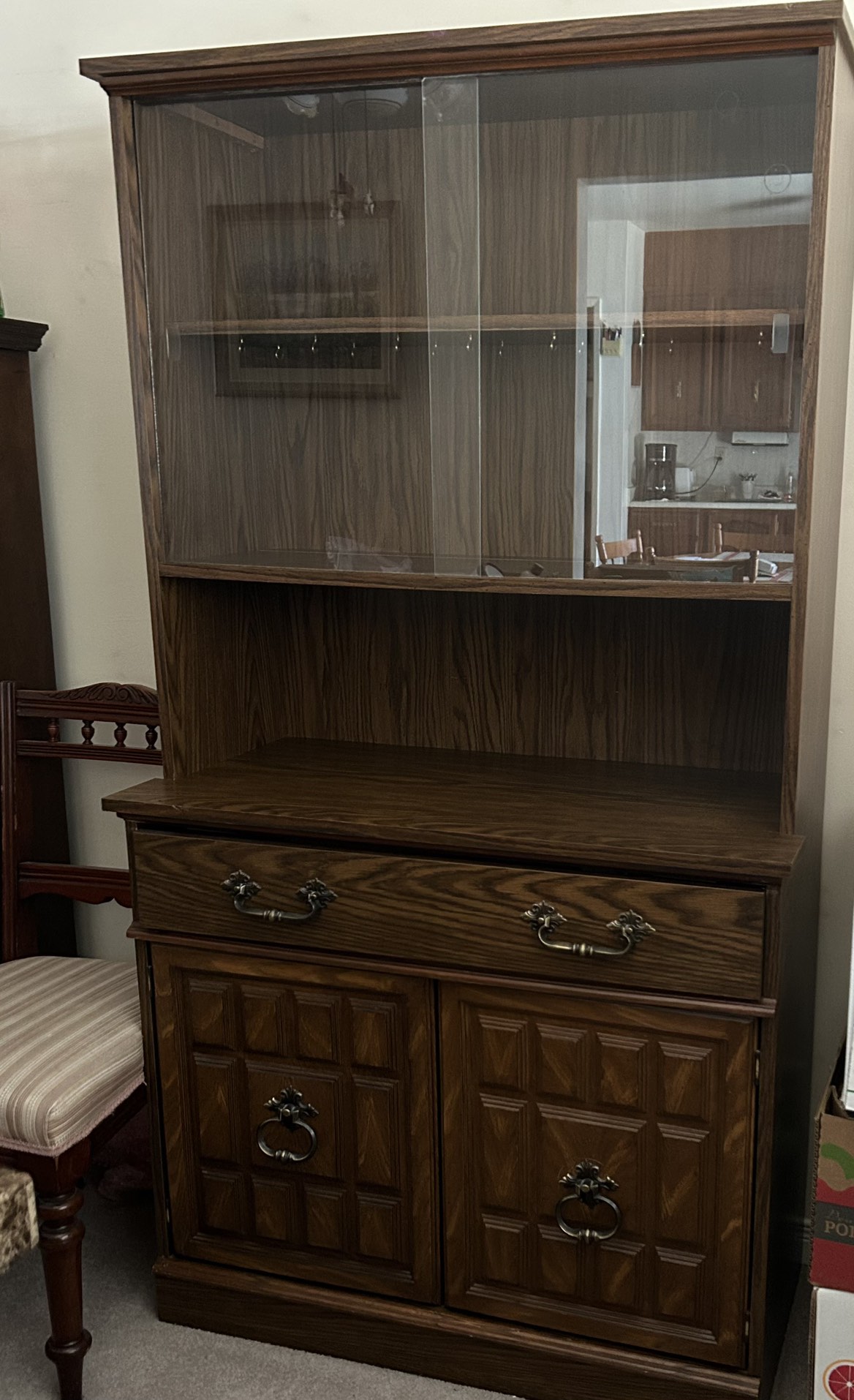 *REDUCED* Vintage China Cabinet 🥕 thumbnail