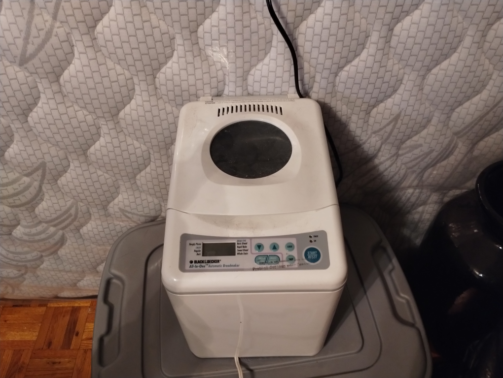 bread maker and Crock-Pot thumbnail