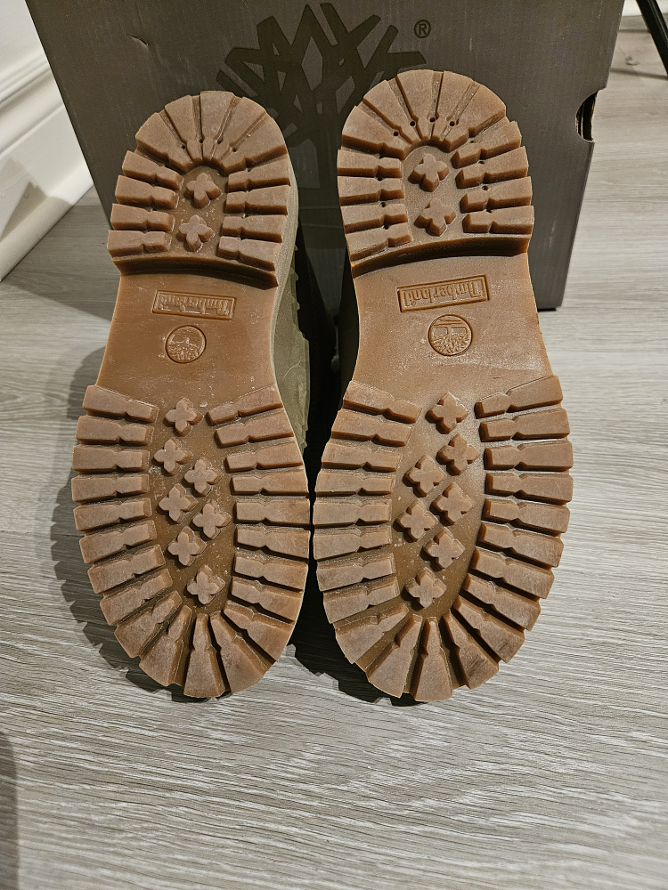 olive green Timberland boots - photo 4