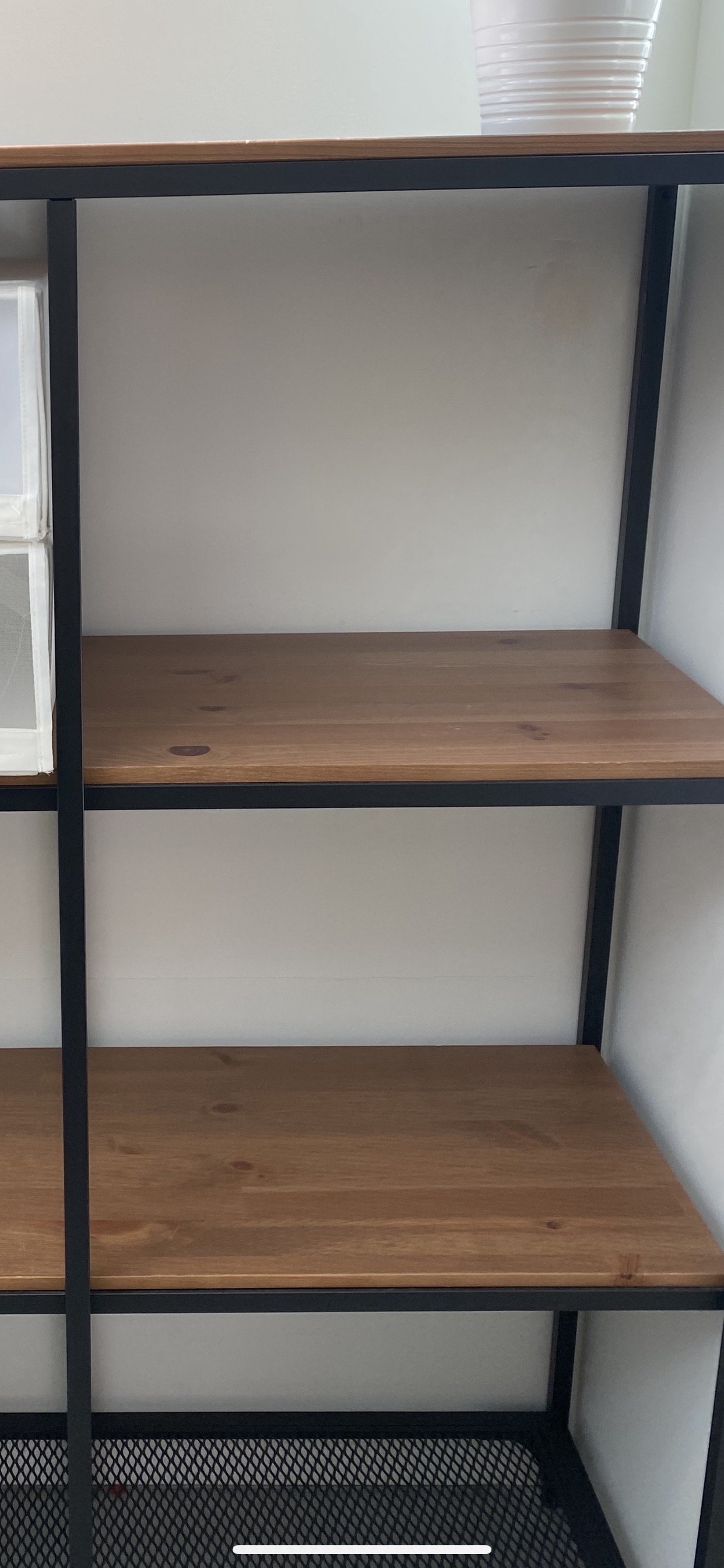 Moving out this weekend! Shelf unit Ikea - photo 2