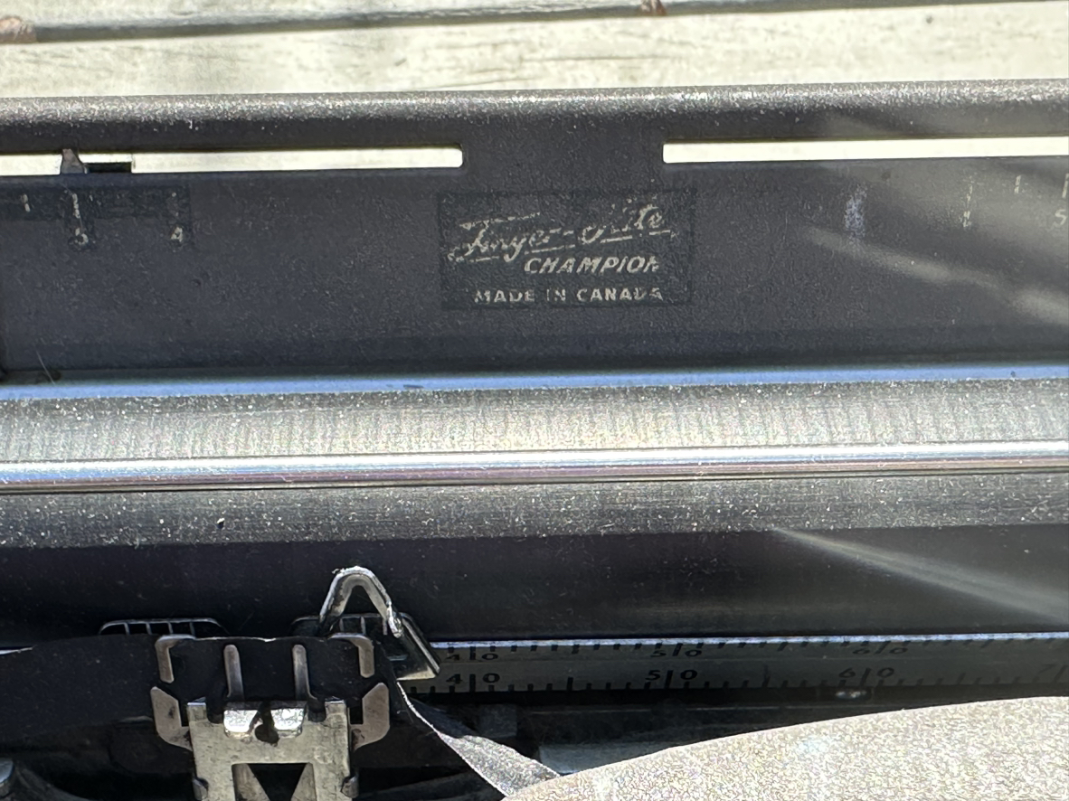 Vintage UNDERWOOD typewriter  Finger-Flite (Moving sale!) image indicator(4)