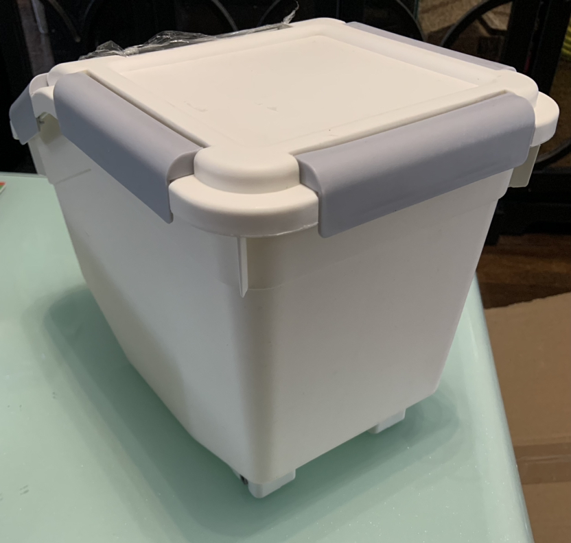 Flip Top Pantry Storage With Scoop Brand New - photo 3