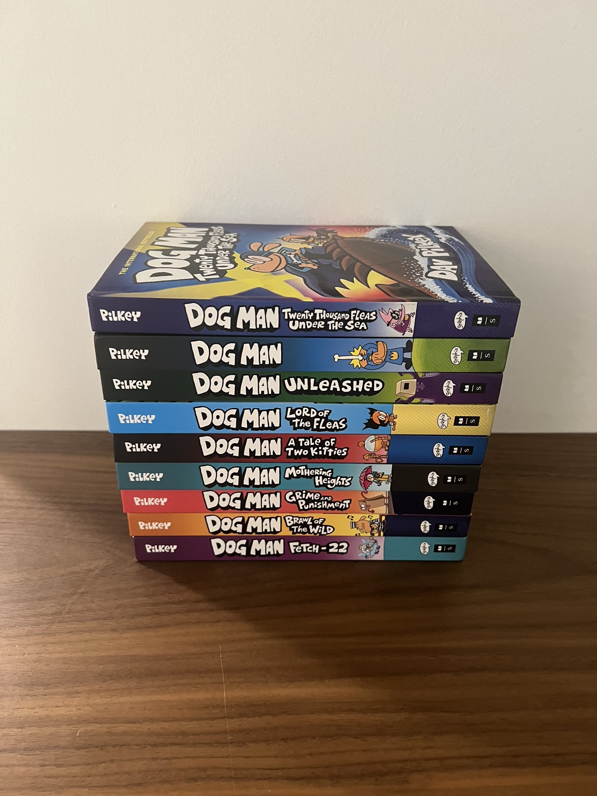 Dog Man book set (9) like new