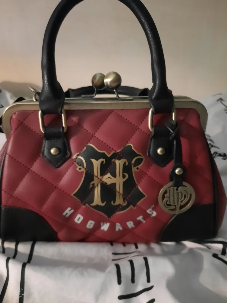 Authentic Harry Potter Collector Purse image indicator(2)
