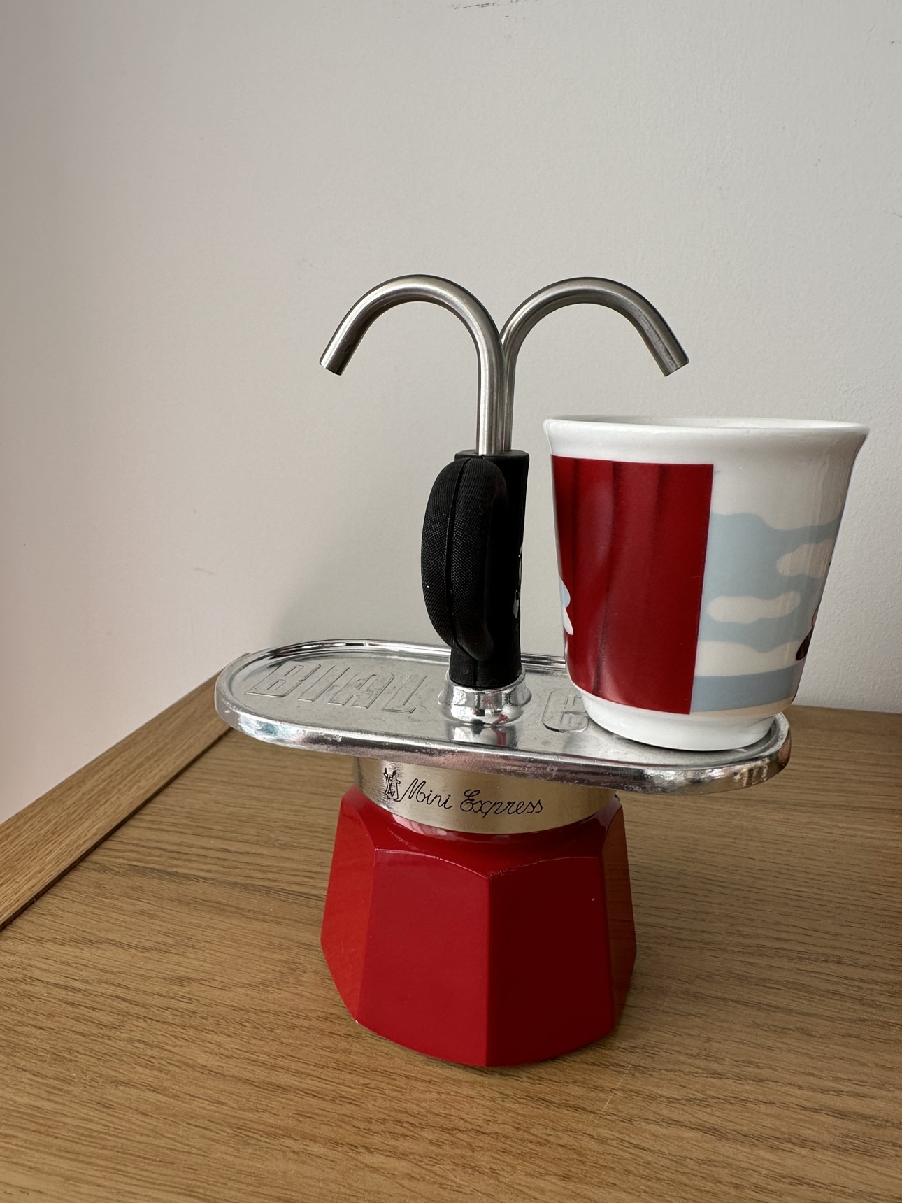 Bialetti - Mini Express Magritte  Coffee Maker 1- Cup thumbnail