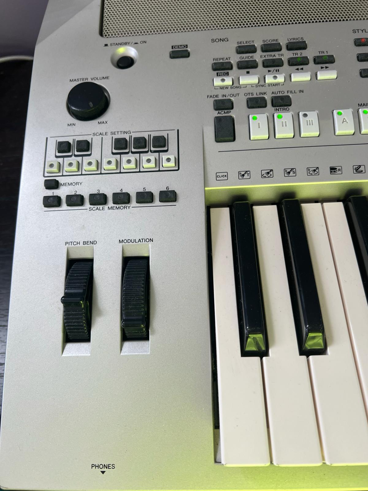 YAMAHA PSR OR700 - Oriental Keyboard with adjustable stand - photo 2