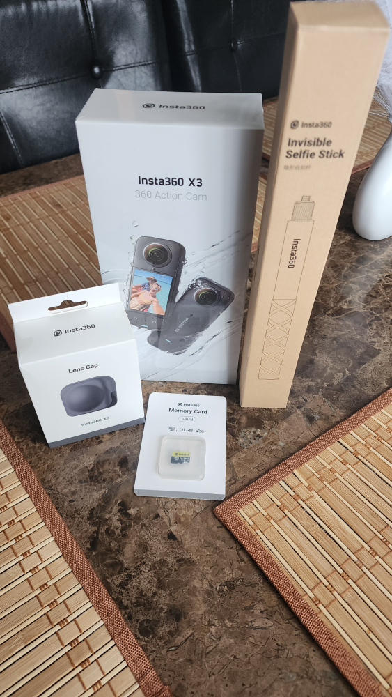 *BRAND NEW* Insta360 X3 Action Camera Kit