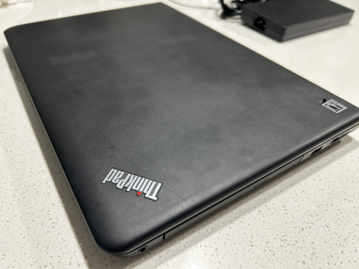 Laptop Lenovo i7 - GPU R7 m265 2gb