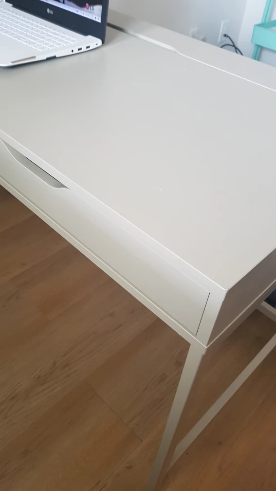 desk - photo 3