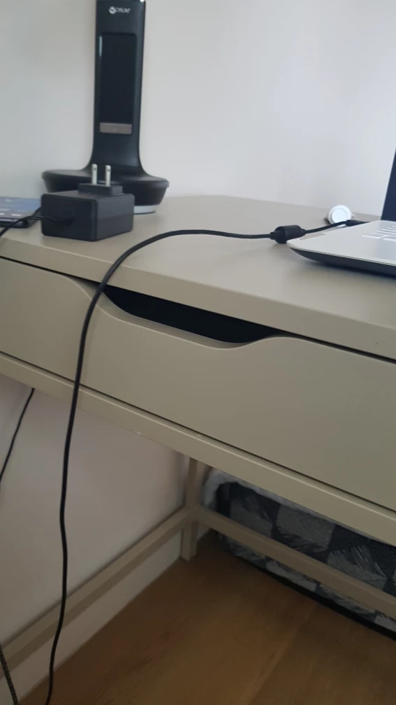 desk - photo 4