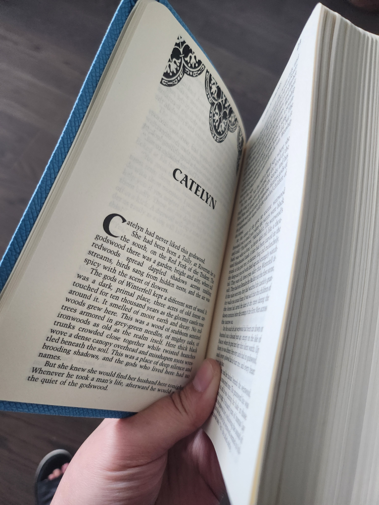 A Game of Thrones Leather Clothed Books Box Set image indicator(5)