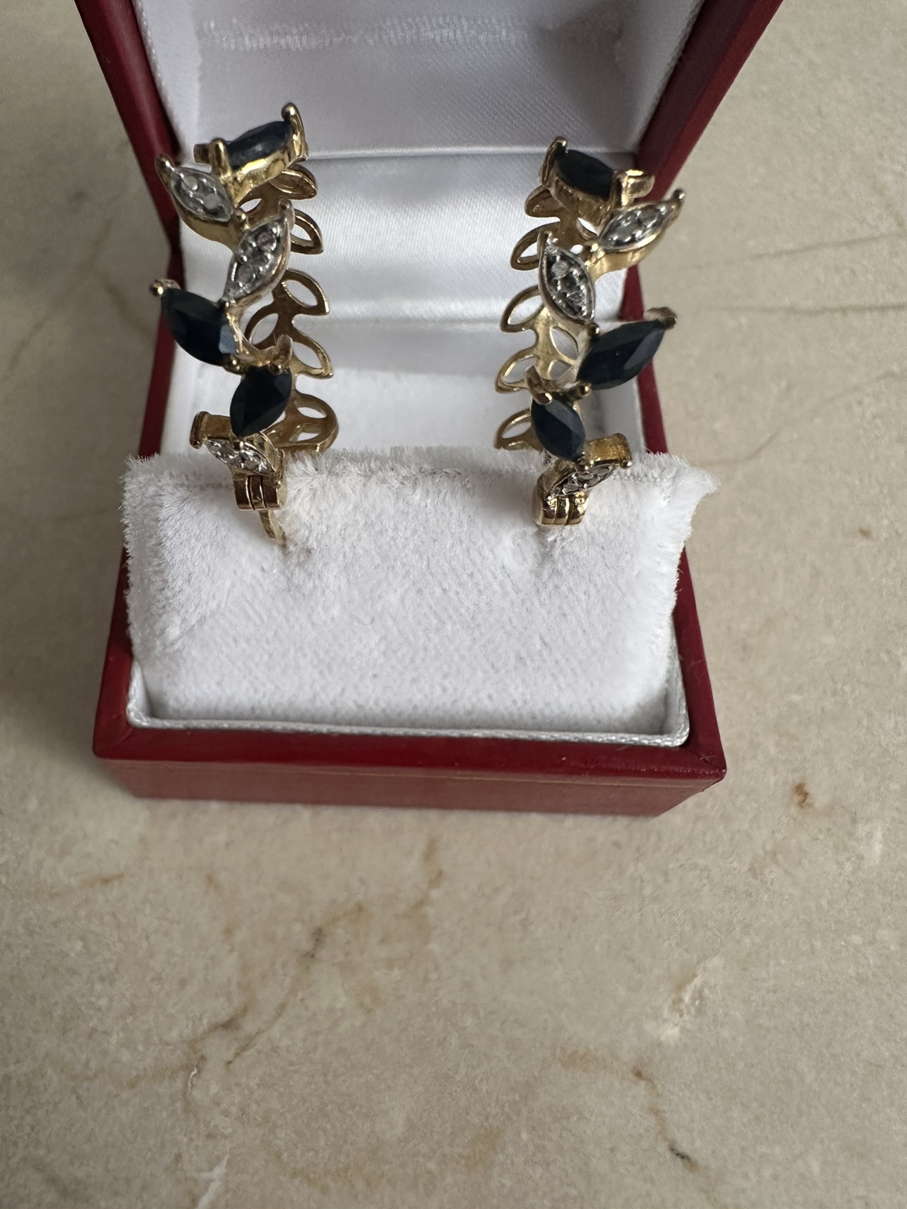 Silver earrings thumbnail