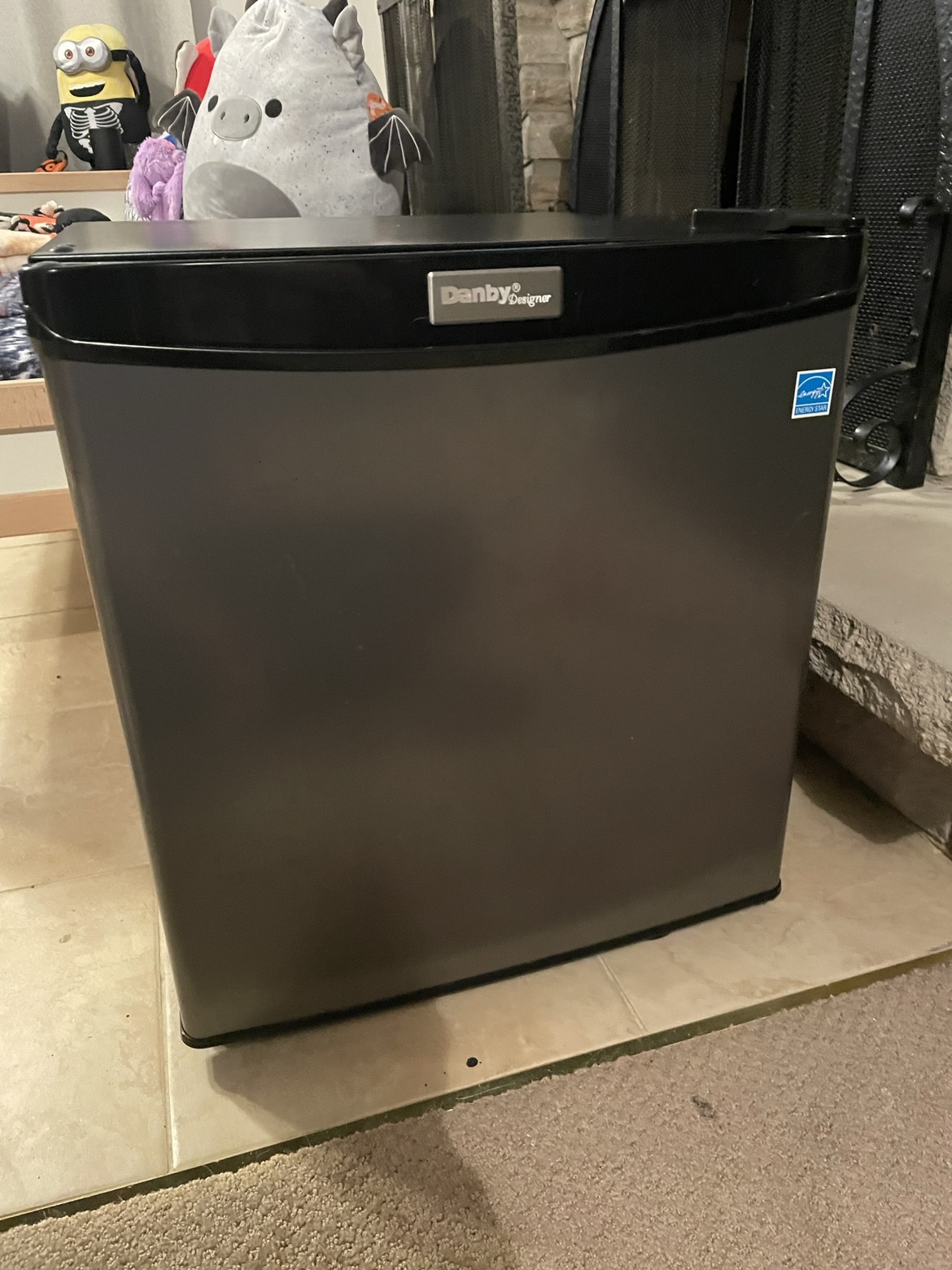 Mini fridge