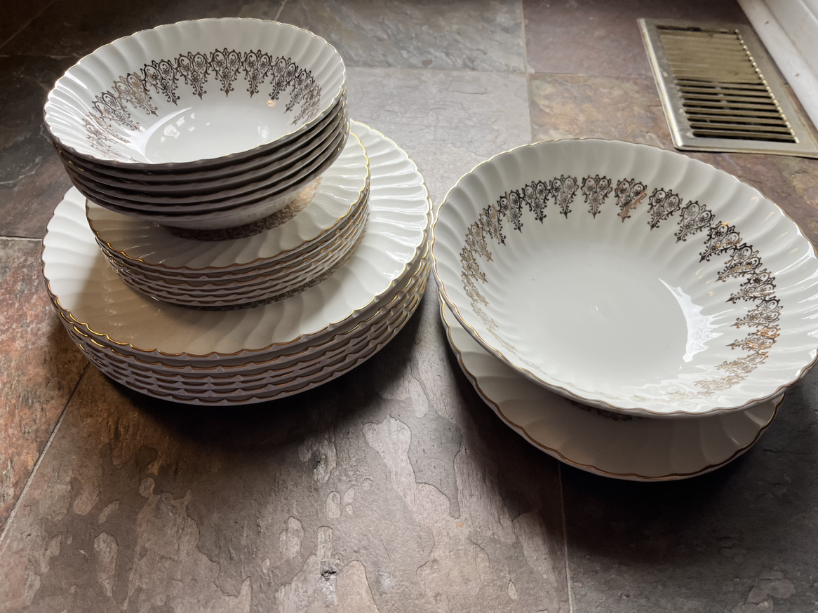 🥕Vintage Aynsley English Ironstone China, 20 pieces image indicator(9)