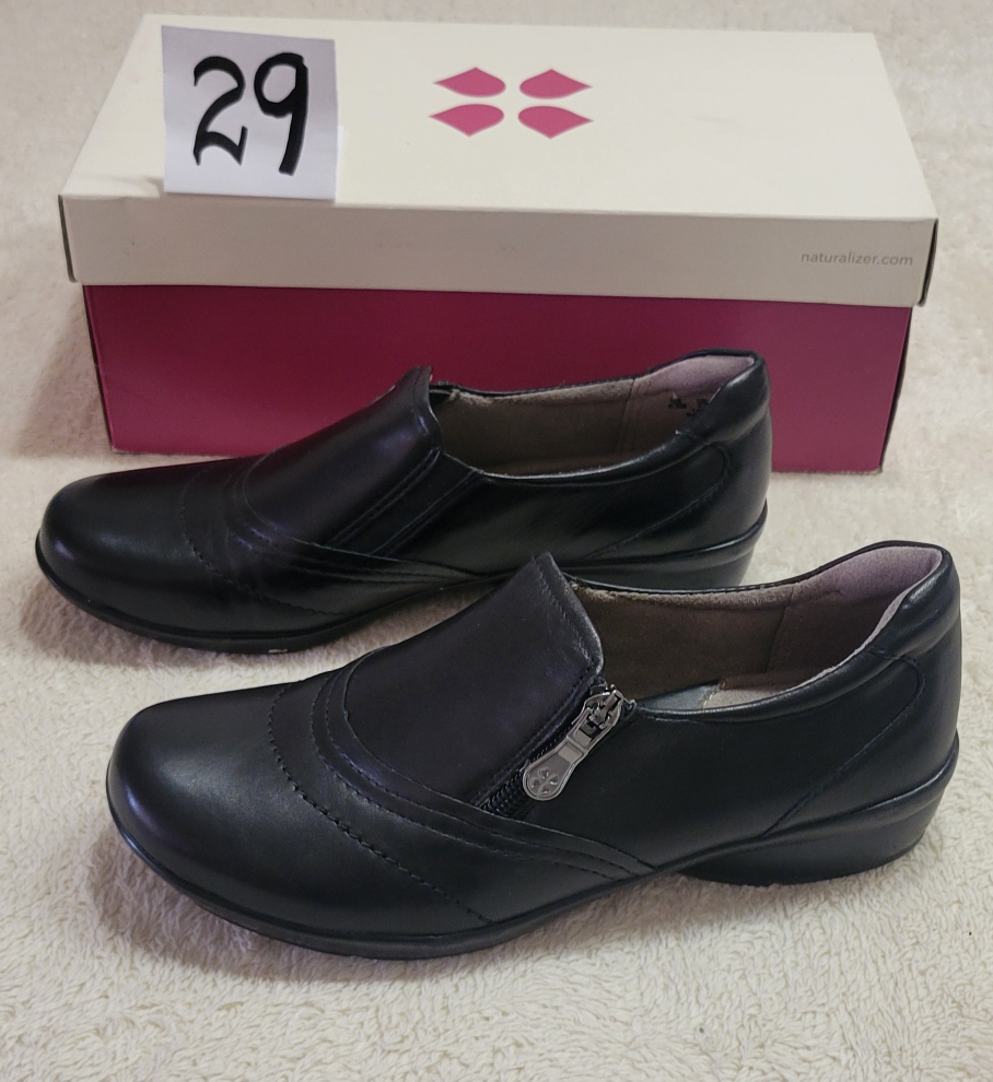 Naturalizer Women's Comfortable Shoes image indicator(3)