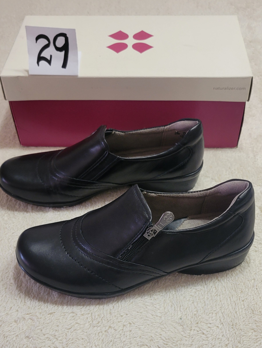 Naturalizer Women's Comfortable Shoes image indicator(4)