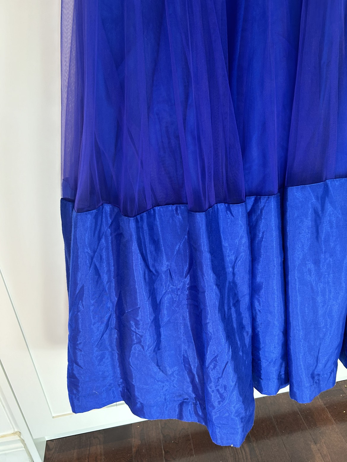 Gorgeous Gown Style Outfit Size XS image indicator(4)