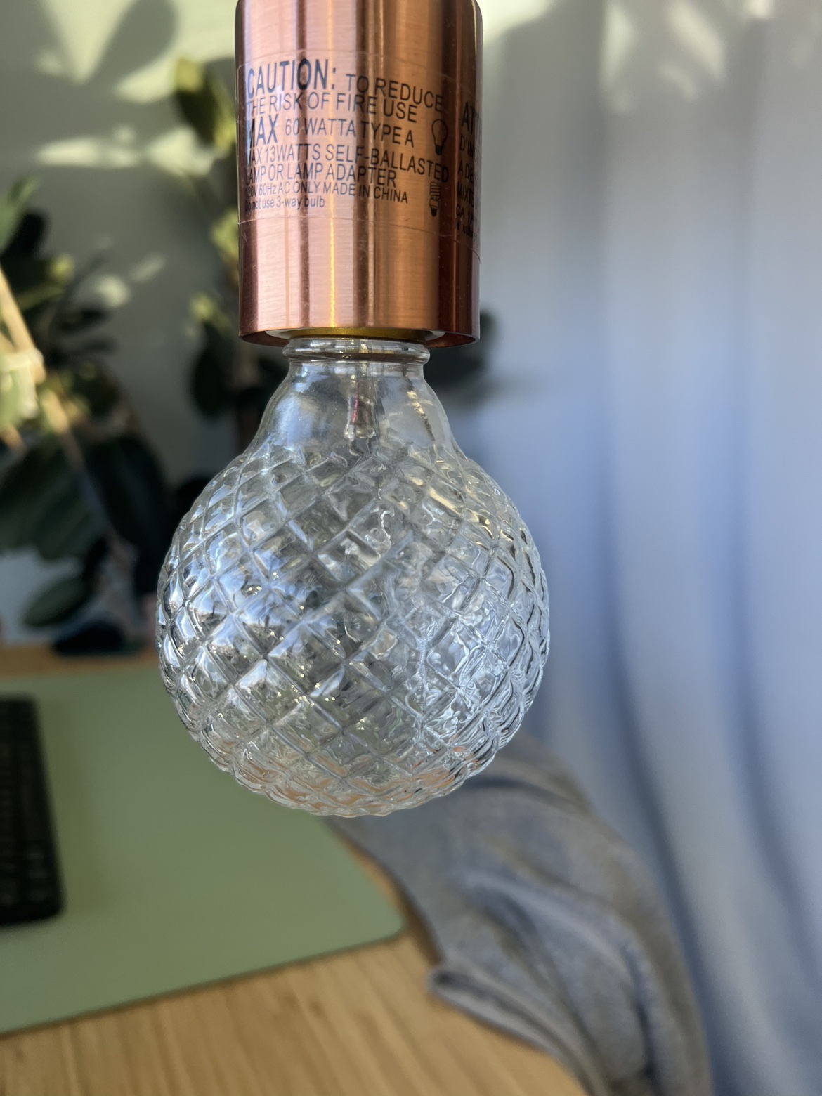 CB2 arc copper table lamp with halogen bulb image indicator(2)