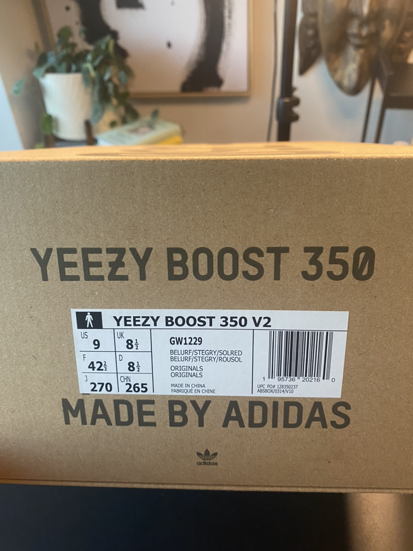 Yeezy 350 v2 beluga reflective DS image indicator(2)