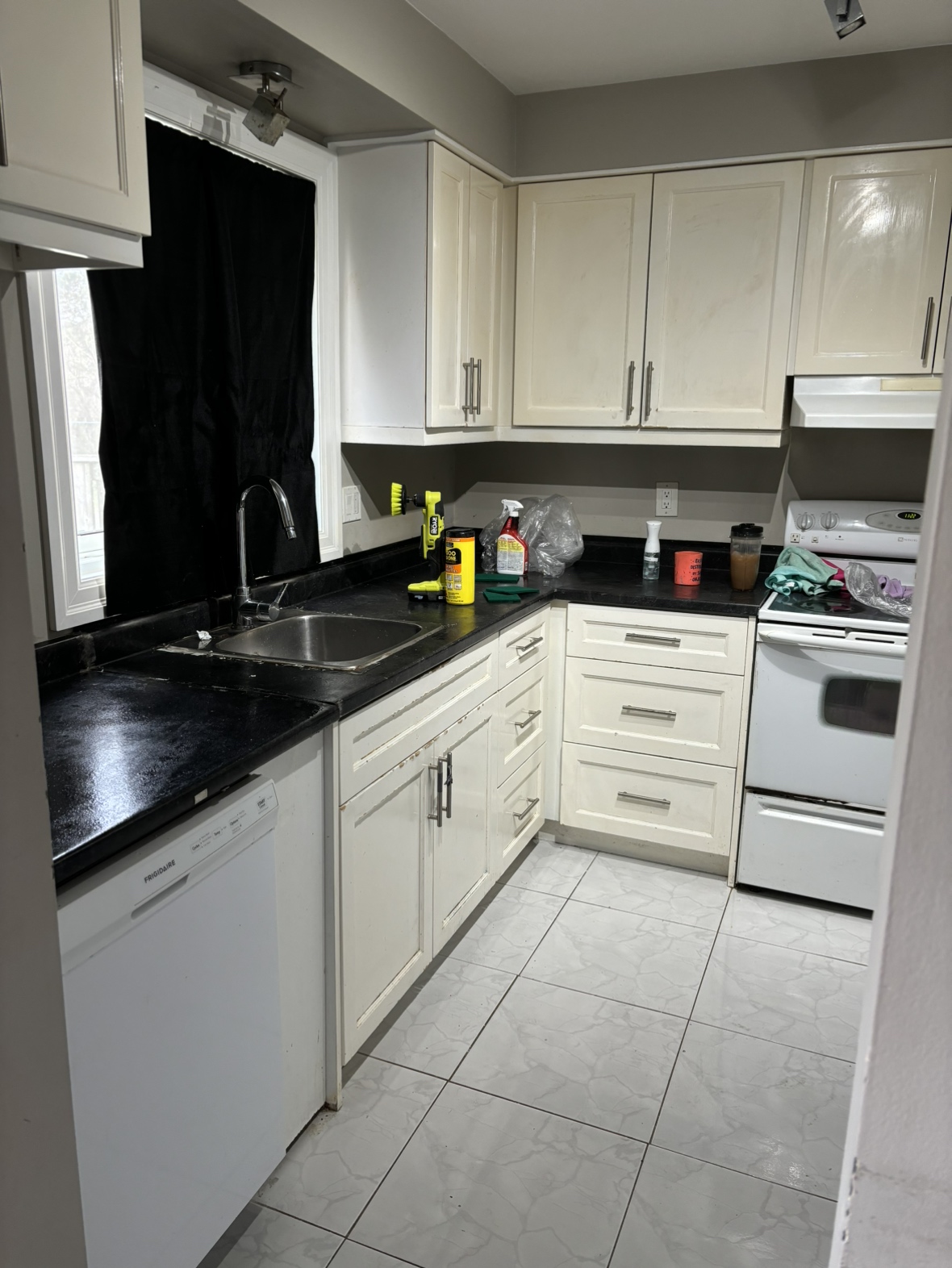 Cabinet makeovers image indicator(5)