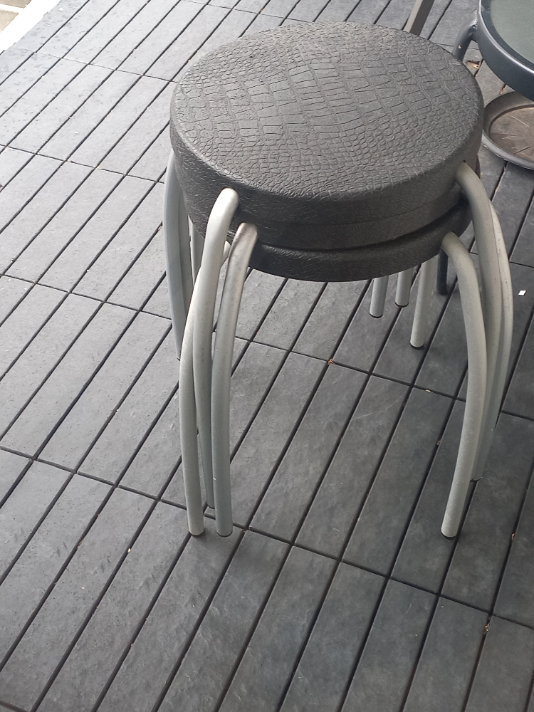 3 ikea stools