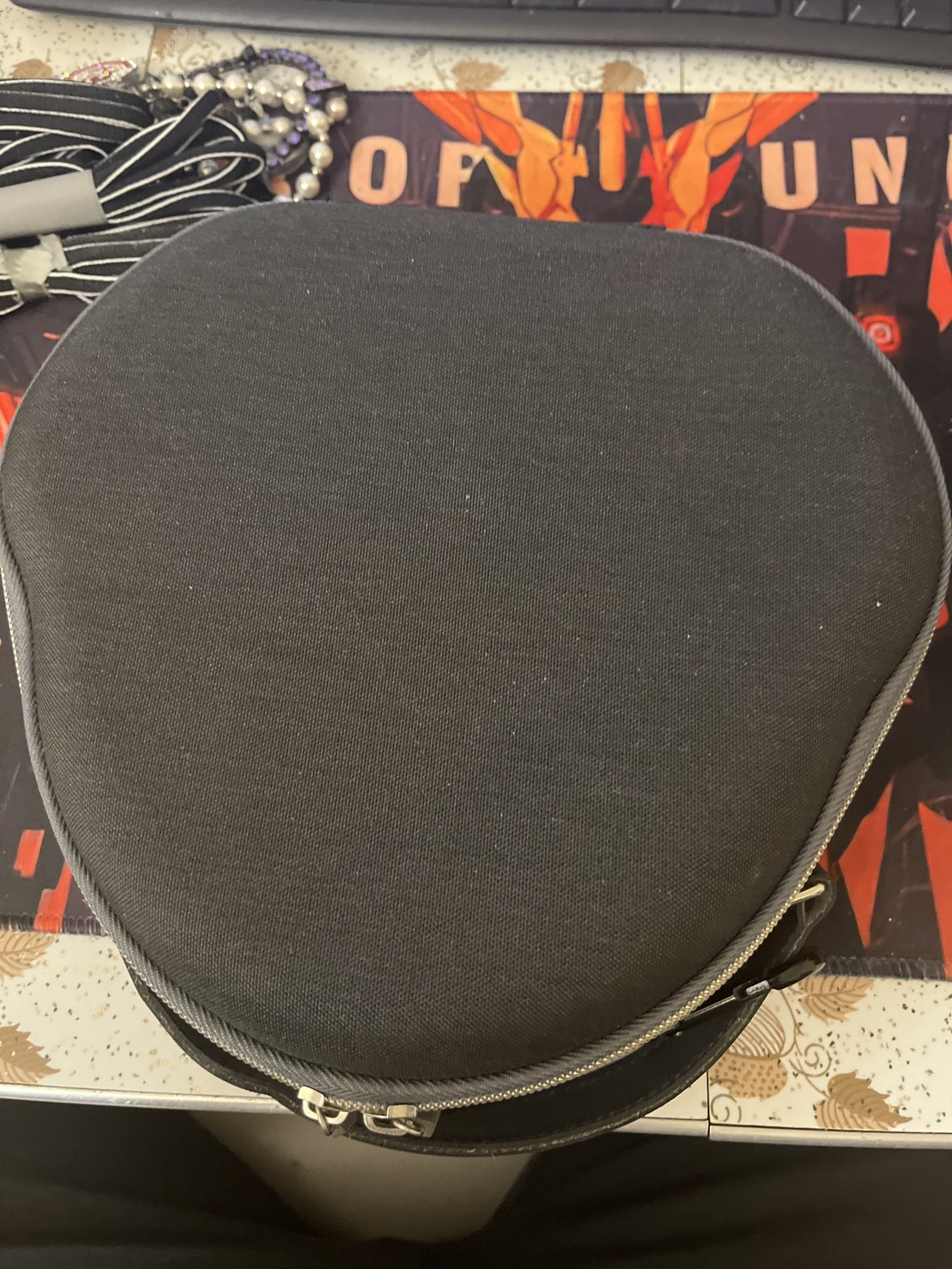 AirPods Max case