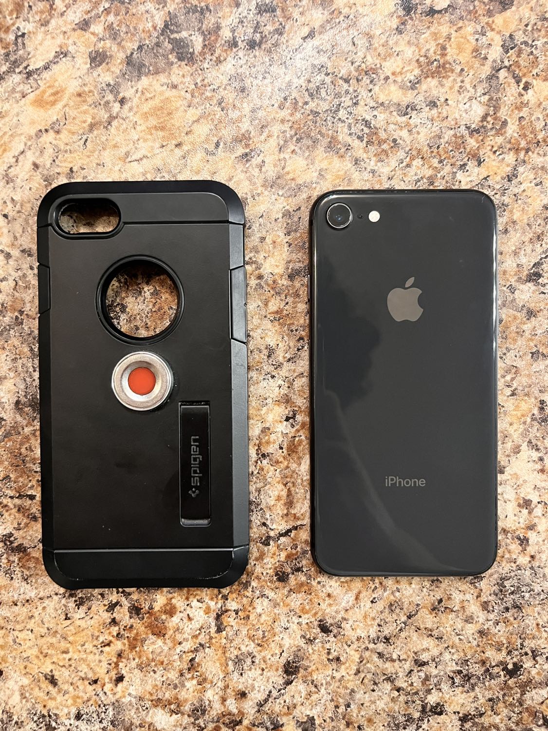 iPhone 8 - photo 2