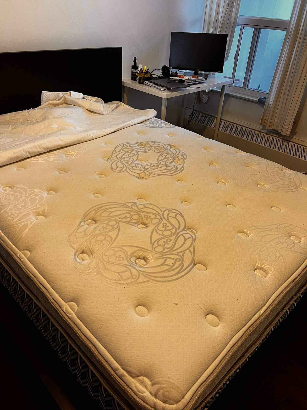 Sleepcountry queen mattress - must go on Monday! - photo 3