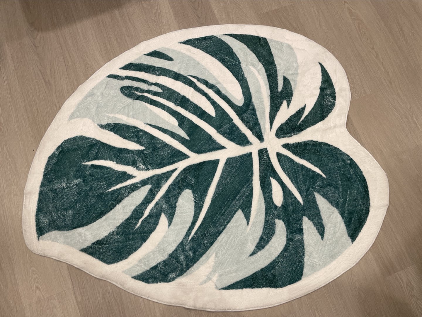 Monstera Leaf Area Rug