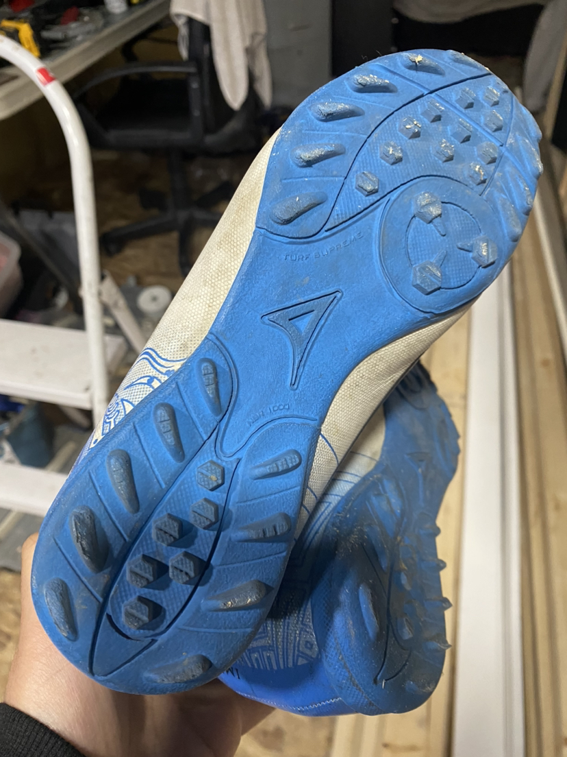 Soccer cleats