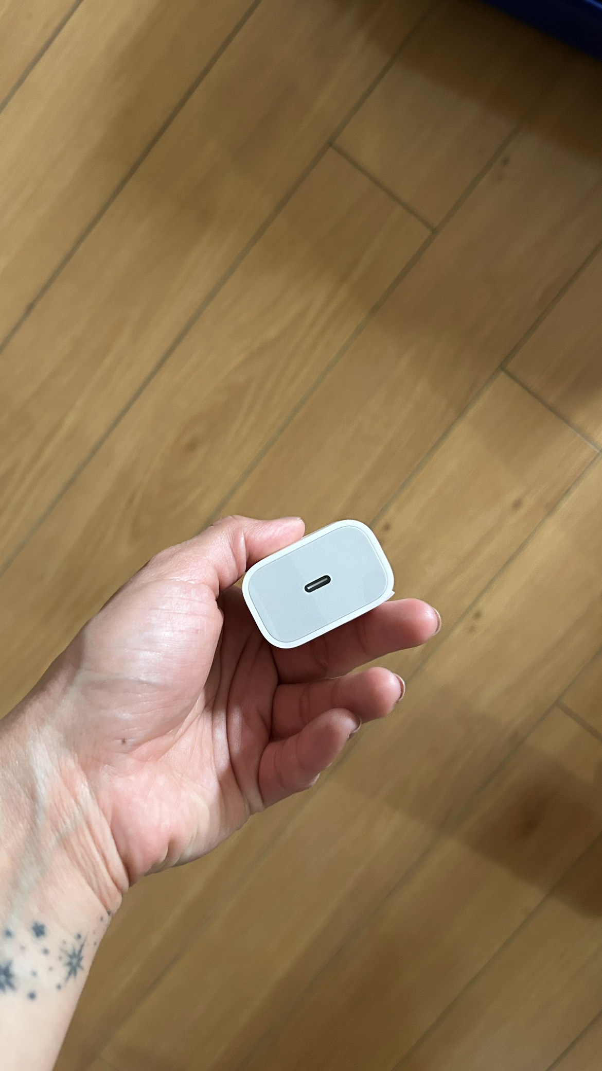 Original Apple fast charger - photo 2
