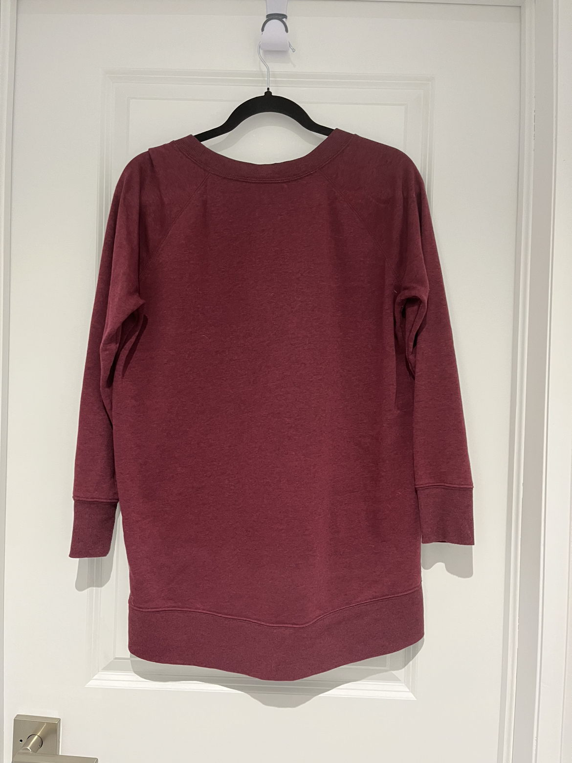 Burgandy Long Sleeve Crew Neck Women’s Sweater image indicator(3)