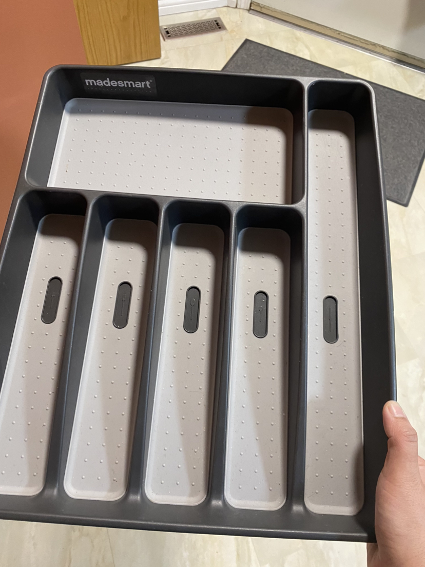 Silverware tray