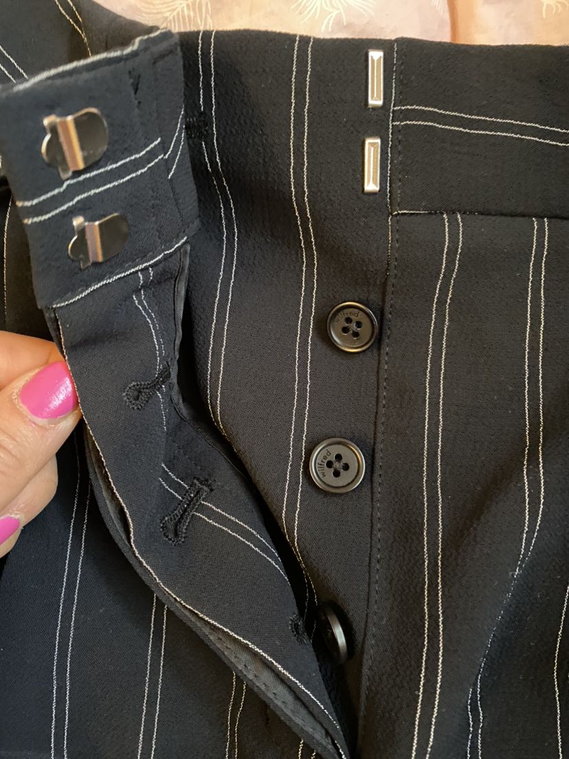 Wilfred lot of 2 image indicator(2)