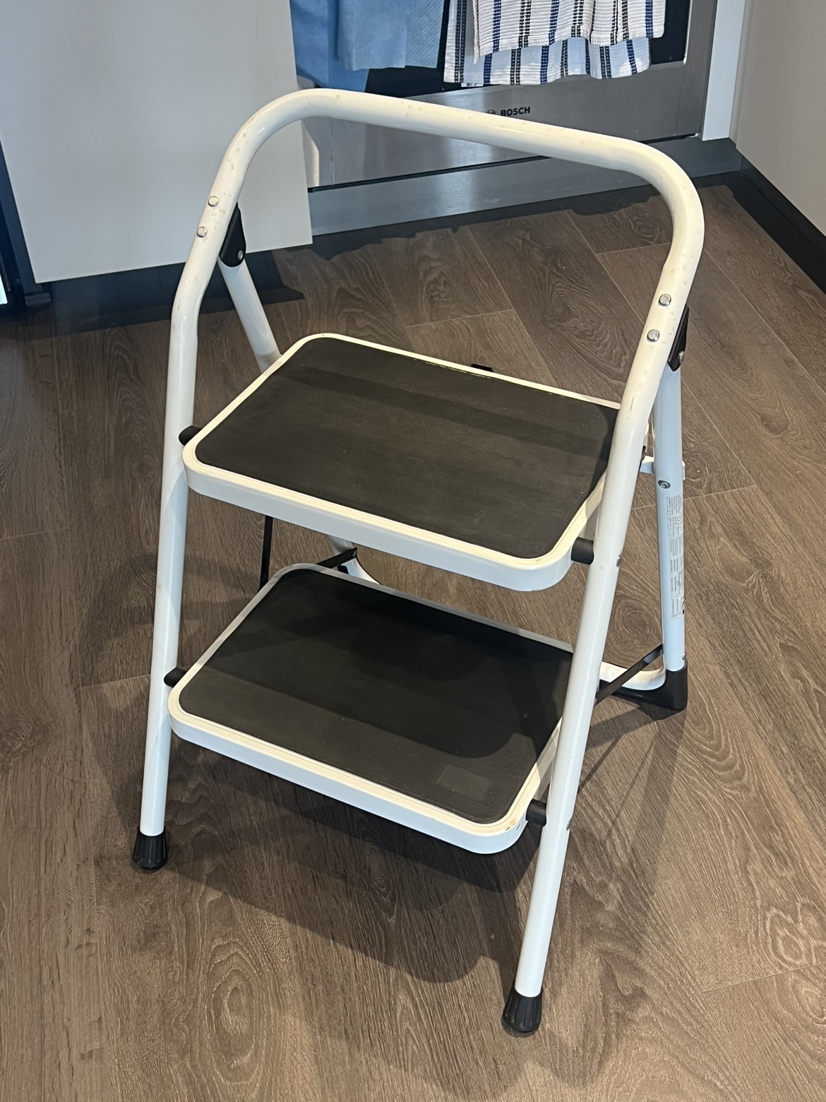 Fordable 2 step ladder