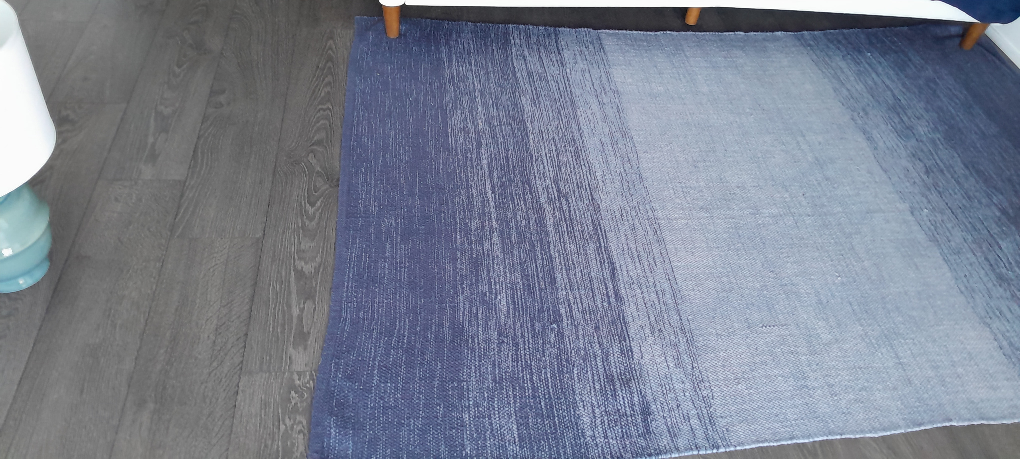 Pretty blue ombre cotton rug