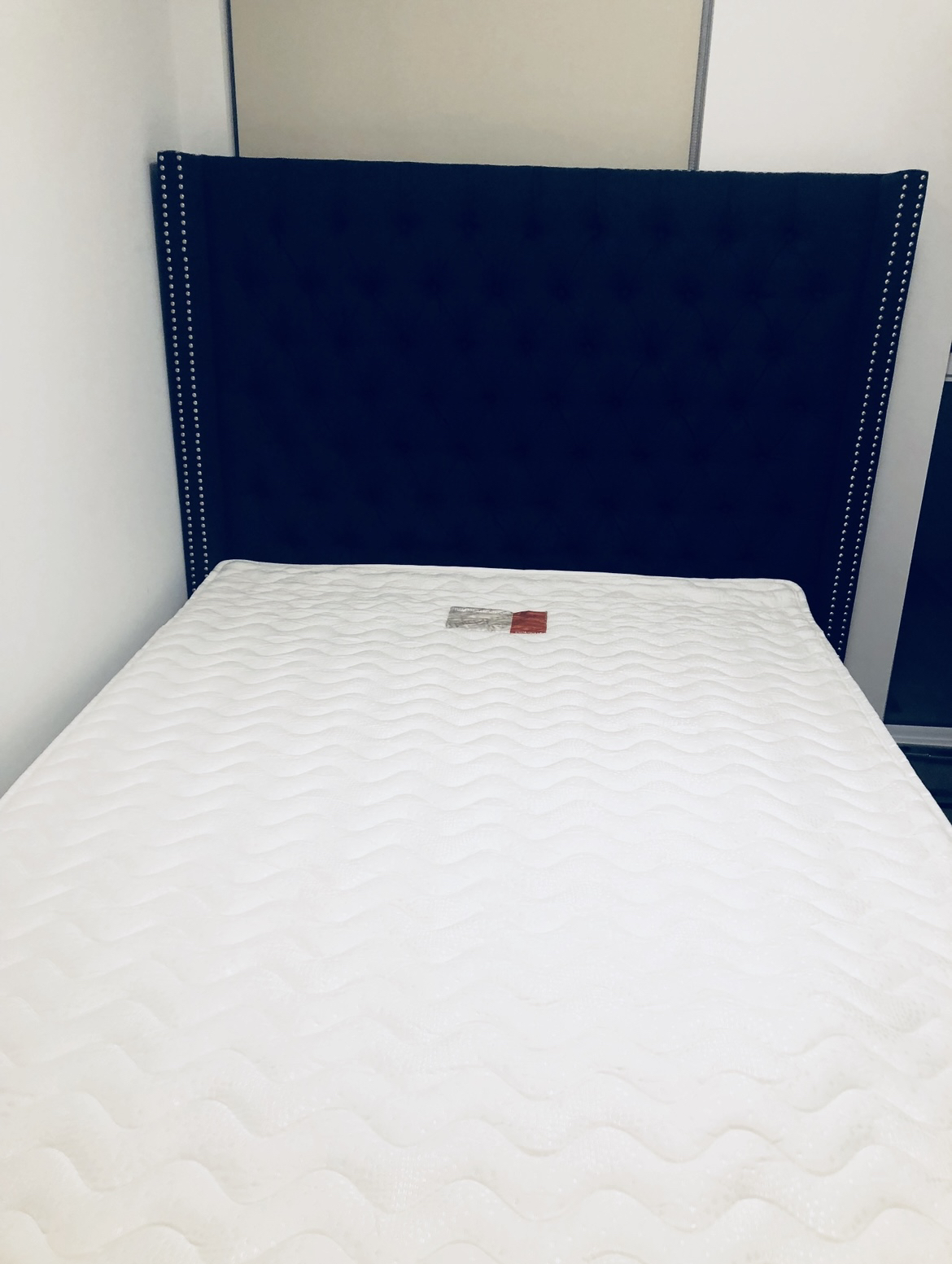 Bed frame & mattress from Structube pick up from location - photo 4