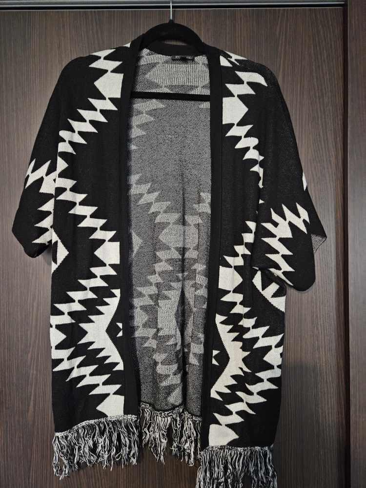 Ladies Dynamite sweater thumbnail