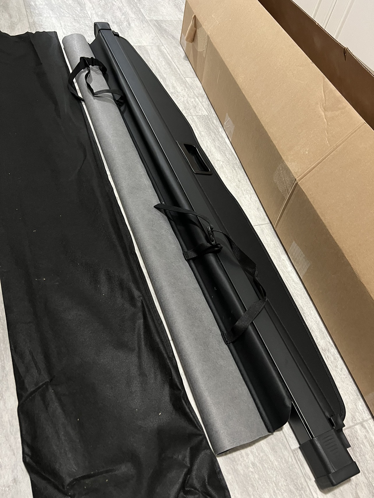 Toyota 4Runner 10-21 Retractable Cargo Cover, Black image indicator(5)