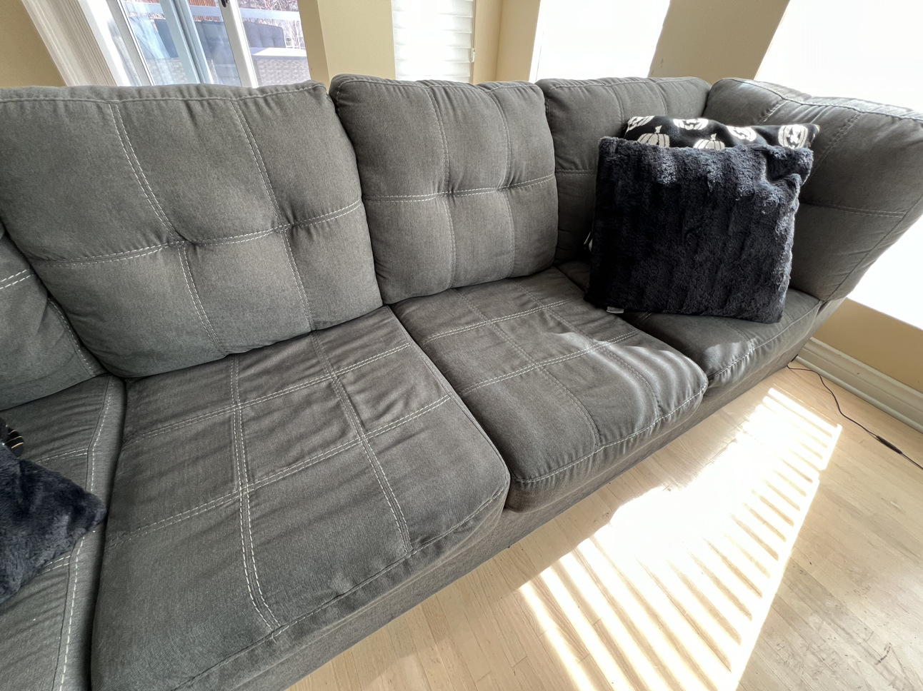 Sectional Couch - photo 3