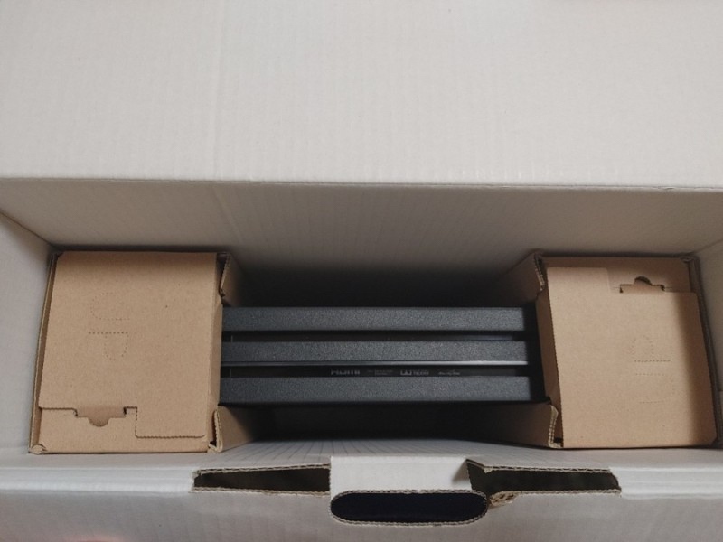 ps4 pro 1TB with 2 controller and 2cd