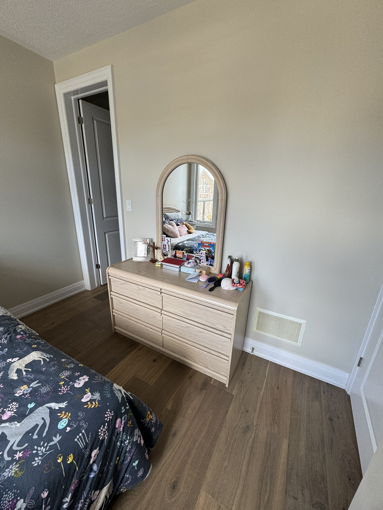 Queen Bed Set with mattress - photo 3