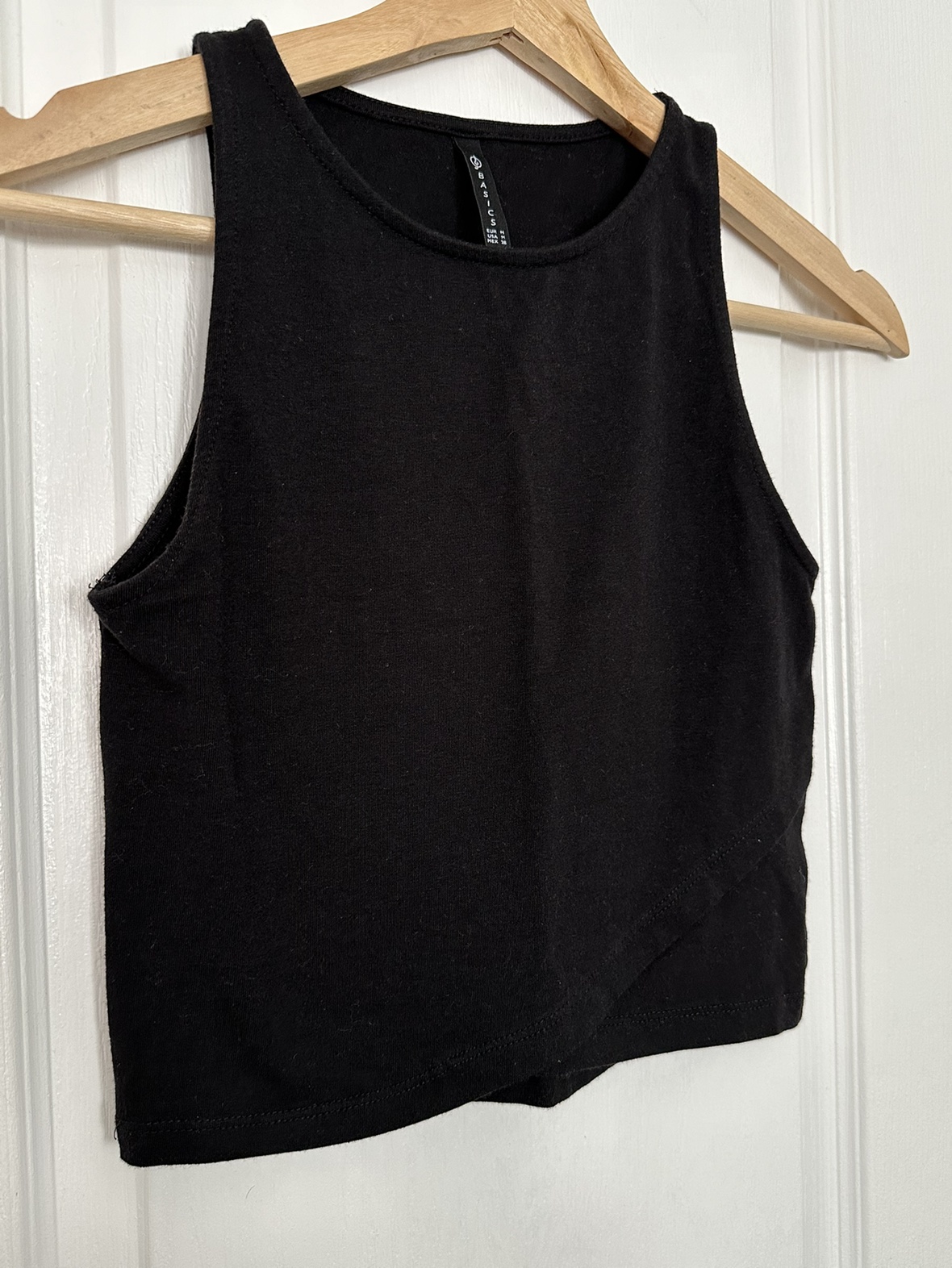 Black sleeveless crop top • size M • Stradivarius image indicator(2)