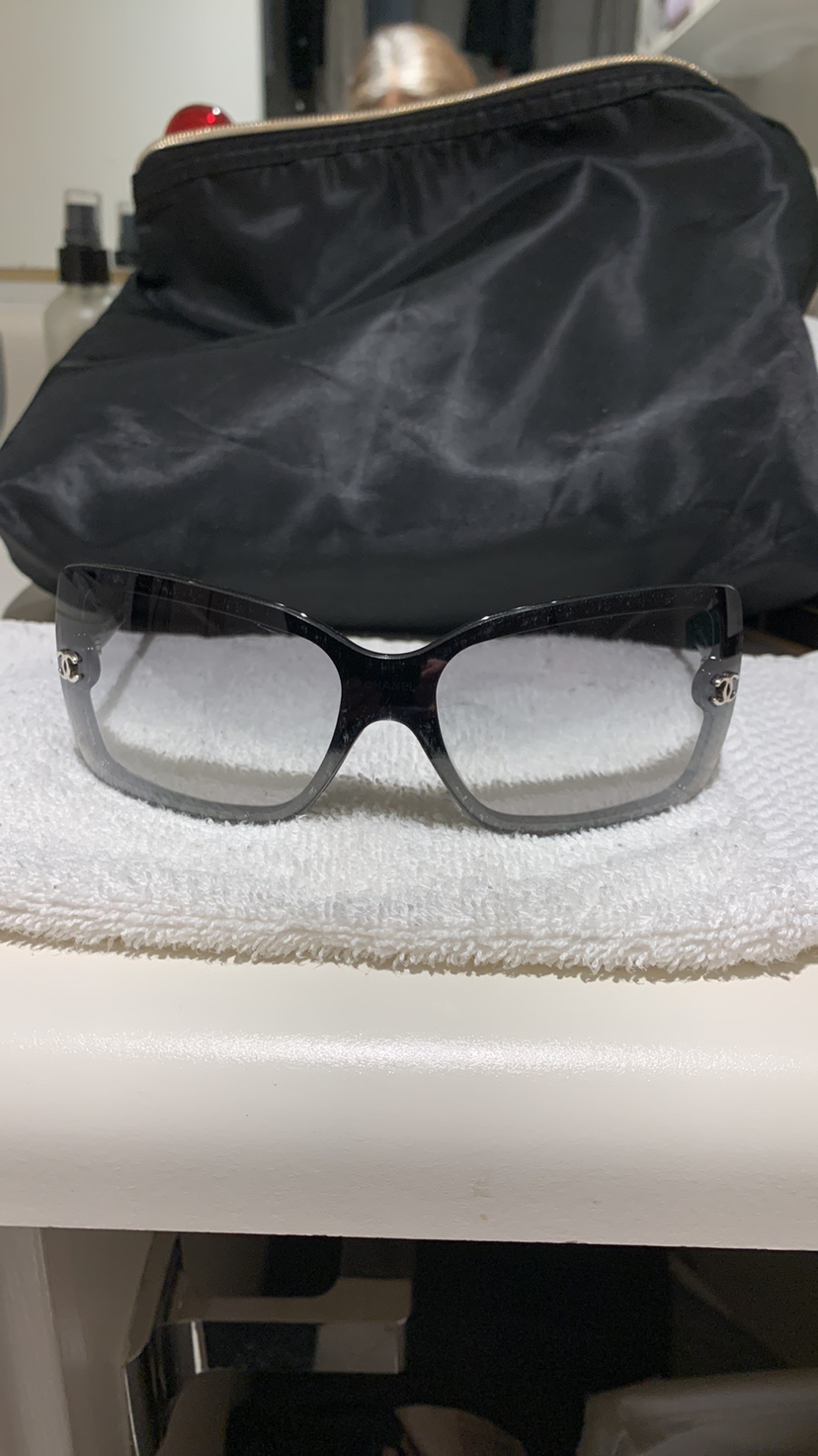 Chanel sunglasses image indicator(2)