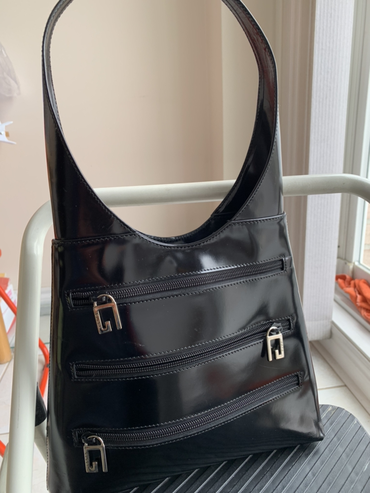 Guess brand patent leather hand bag image indicator(2)