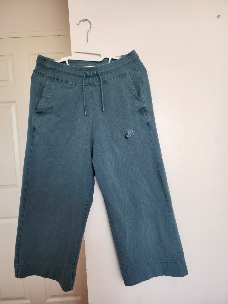 Nike women's pants