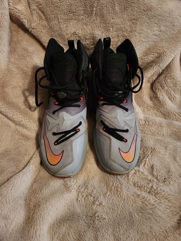 Nike LeBron James Akronite XIII(13) Basketball Shoes image indicator(2)