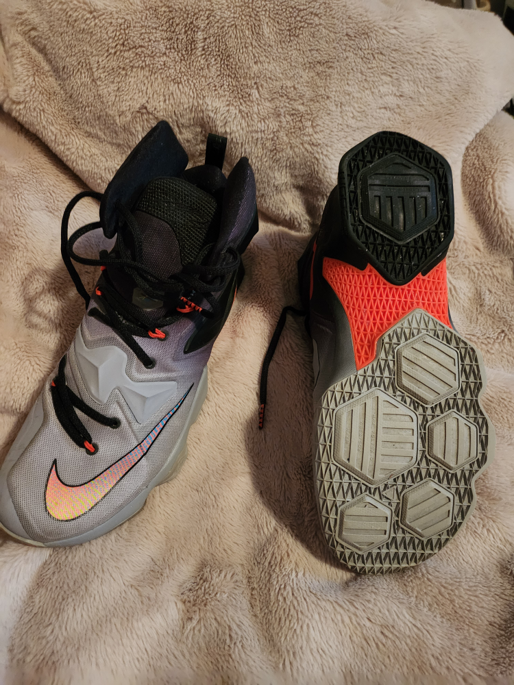 Nike LeBron James Akronite XIII(13) Basketball Shoes image indicator(3)