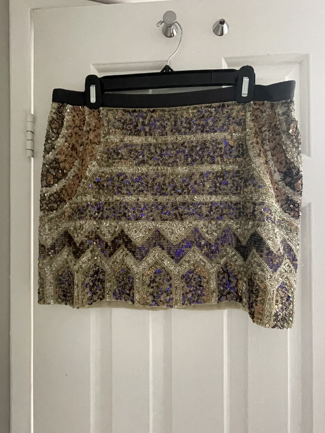Club Monaco Sequinned Skirt (Size 10) thumbnail